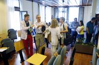 En las comisiones participan todos los grupos pol�ticos presentes en la corporaci�n. 