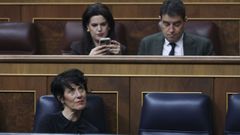La ministra de Inclusi�n, Seguridad Social y Migraciones, Elma Saiz en la bancada del Gobierno durante la celebraci�n del pleno