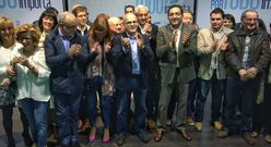 El candidato a alcalde, Antonio P�rez, con el resto de la lista y Jos� Manuel Baltar. 