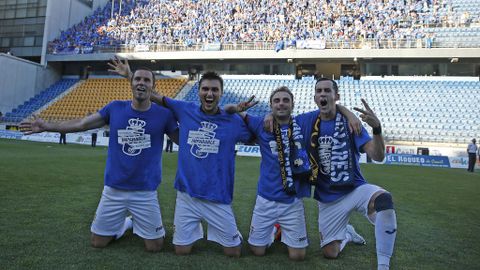 Vuelta al Carranza.Cervero, Vila, Font y Linares celebrando el ascenso a segunda divisi�n