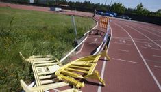 Las pistas de atletismo de As Canteiras presentan varios socavones por todo el recorrido. 