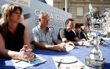 Los trofeos en juego presidieron el acto de presentaci�n.