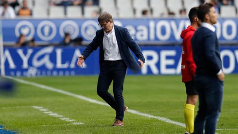 Anquela Real Oviedo Huesca Carlos Tartiere.Anquela, durante el encuentro frente al Huesca