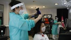 Miriam Souto reabri� su peluqueria este lunes
