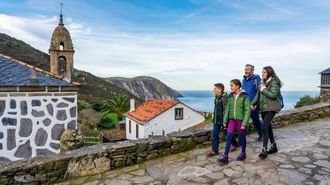 Visitantes en San Andr�s de Teixido, en una imagen de archivo