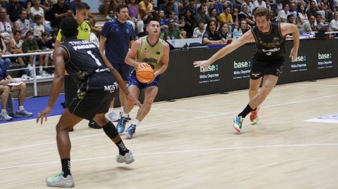 El Obradoiro, en el partido ante el Valencia.
