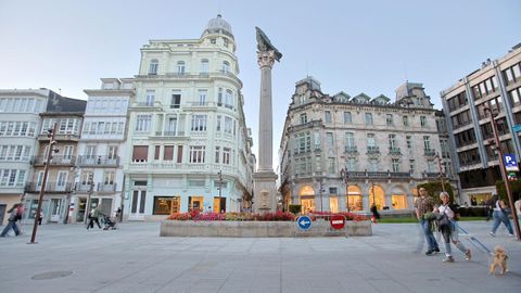 Edificio Boston, junto al antiguo Mercantil, en Santo Domingo