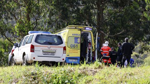 Numerosos medios de emergencias se concentraron en A Feira de Galdo para auxiliar al hombre