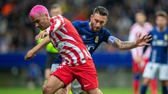 Griezmann y Borja Bast�n, en el Real Oviedo-Atl�tico de la 22/23