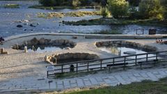 Aunque el 1 de octubre las termas de Mu��o da Veiga se quedaron sin servicio de vigilancia, control de acceso y mantenimiento (fundamental para controlar que las pozas tienen la temperatura adecuada), ese d�a a�n hab�a ba�istas que se acercaban a las instalaciones.
