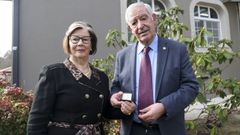 Leonor Delgado junto a Carlos Delgado