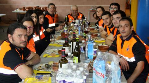 El codillo triunf� en A R�a.Protecci�n Civil celebra sus 25 a�os