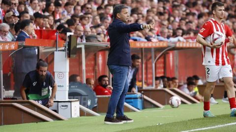 Derbi asturiano entre el Real Sporting de Gijon y el Real Oviedo en El Molin�n