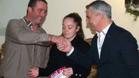 El bodeguero de Qurioga Pablo Gonzalez recoge uno de los premios de Aosta