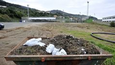 La piedra depositada en el campo de f�tbol se ha retirado. 
