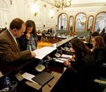 Diputados provinciales del Partido Popular, ayer, antes del pleno de la instituci�n.