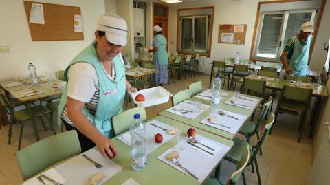 Una de las monitoras de Arume, la empresa que gestiona los comedores escolares de todos los comedores pblicos de Pontevedra.