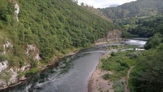 Vistas del río Nalón durante la ruta peatonal entre Oviedo y Las Caldas pasando por Fuso de la Reina