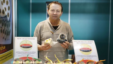 I�aki Xalabarde es la persona que est� detr�s del queso negro y de lunares de la marca lucense Bulari