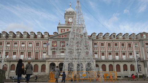 Imagen de archivo del rbol de Navidad en la plaza de Armas