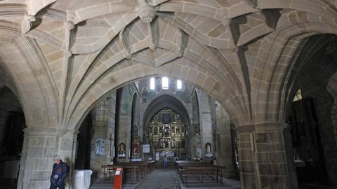 Nave central de la iglesia del monasterio de Santa Mara de Oia