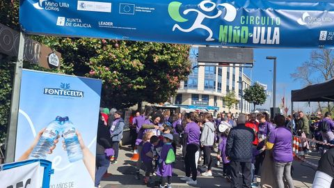Carreira da Muller por el 8M en Sarria.