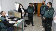 Miembros del Equipo @ de Milladoiro y Santiago durante su presentaci�n, en la que estuvo presente la subdelegada del Gobierno en A Coru�a, Mar�a Rivas L�pez