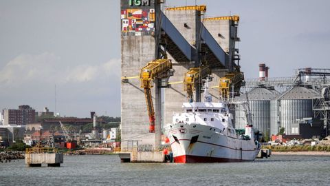 El Argos Pereira, en el puerto de Montevideo