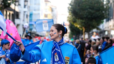 Oviedo se llena de color, alegr�a y tradici�n para celebrar el Carnaval