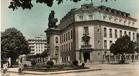 <span lang= es-es >En el a�o 1939 la matrona construida en 1860 fue trasladada a la plaza de Avil�s desde la fuente en la que estaba en la Praza Maior de Lugo. </span>