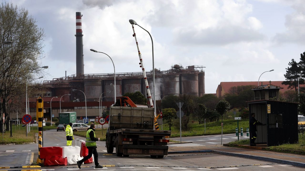 El comité asegura que solo quedan por encender 29 de las 512 cubas: «Si quisiera, Alcoa podría completar el arranque este mes»