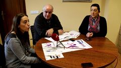 Ana Pe�n, t�cnica de Igualdad, el alcalde, Avelino Garc�a, y la edila de Servicios Sociales, Mar�a del Carmen �lvarez