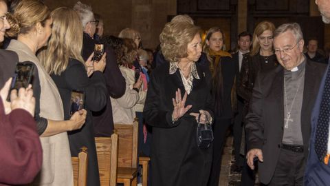 La reina Sof�a junto al obispo de Palma, Sebasti� Taltavull