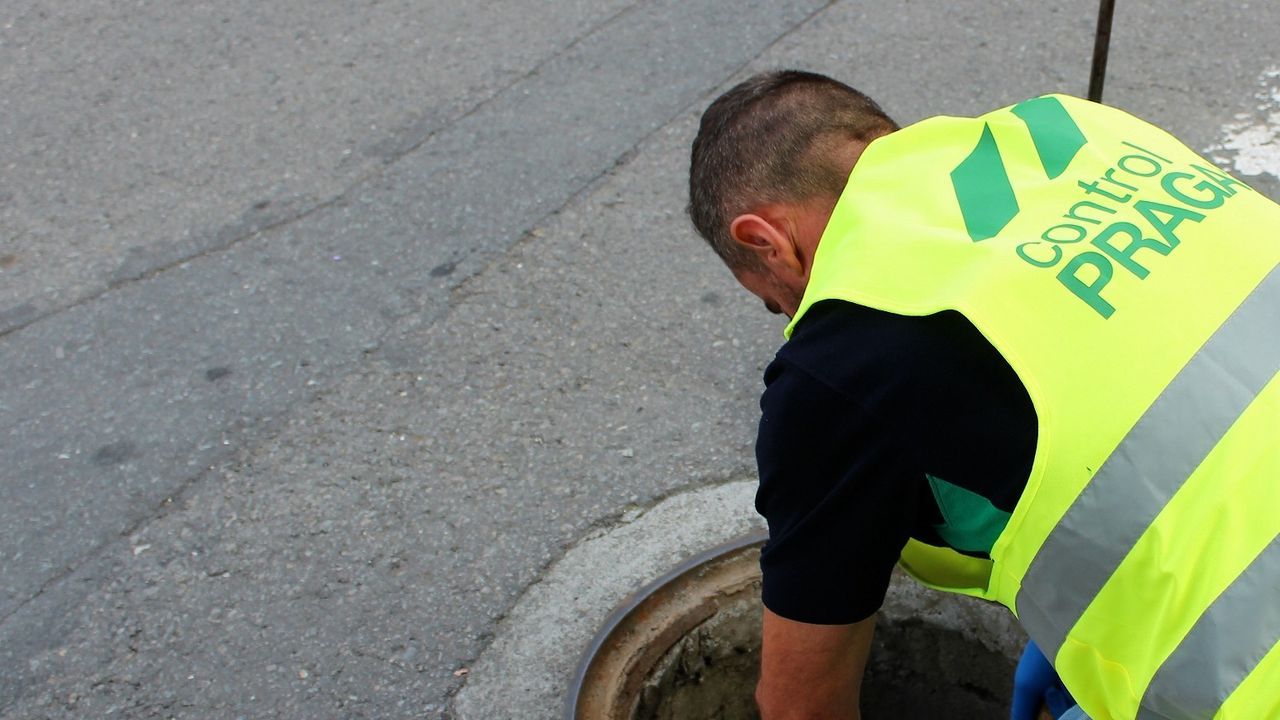 Ribeira intensifica la desratización en el centro urbano con un plan de choque