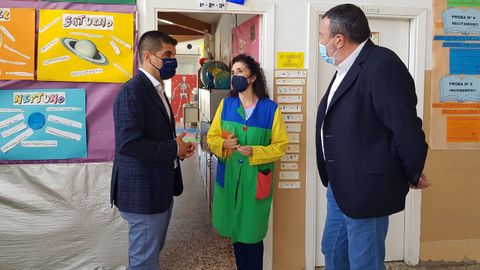 Gabriel Al�n visit� el CEIP de Lu�ntra, en Nogueira de Ramu�n
