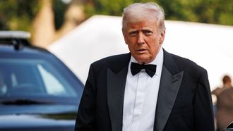 Donald Trump es recibido con abucheos en el Centro Kennedy