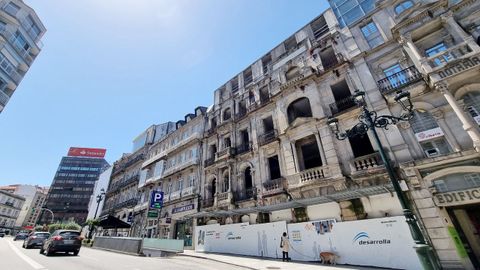 Colón, 30. Desarrolla ha intervenido en el inmueble, que mide 3.480 metros cuadrados, divididos en catorce viviendas