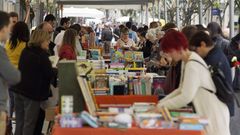 Imagen tomada en la ourensana r�a do Paseo durante el D�a do Libro del 2018