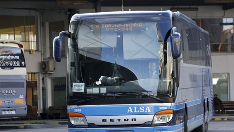 Alsa saliendo de la estacin de Lugo con destino a Madrid