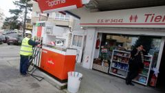 Al Ayuntamiento precinta la gasolinera de Santa Cruz