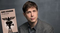 El escritor alem�n Daniel Kehlmann con su �ltimo libro �El director�