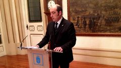 Enrique Salvador en la presentaci�n del plan de regeneraci�n del parque de Santa Margarita