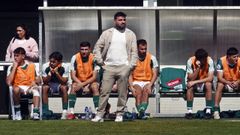El entrenador del Coruxo, Javi Pereira, en un partido en O Vao.