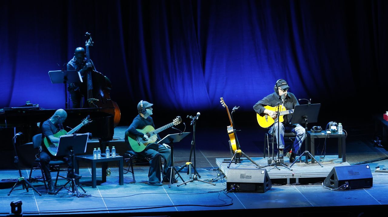 Silvio Rodríguez llenó el Coliseum de A Coruña con un nostálgico concierto