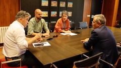 Lores presidi� este martes la primera junta de portavoces del Concello de Pontevedra del nuevo mandato. El alcalde con los portavoces Iv�n Puentes (PSOE), Eva Vilaverde (BNG) y Rafa Dom�nguez (PP)