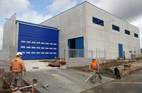 La primera nave -en la imagen, en obras, hace algo m�s un a�o- est� finalizada.