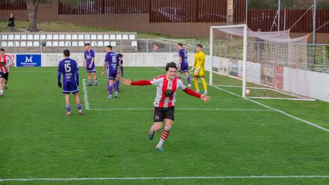Pablo Arnosi celebrando el tanto del empate ante el Monta�eros