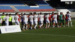 Jugadores del Cented Academy y el Monterrei se saludan en la final de O Couto