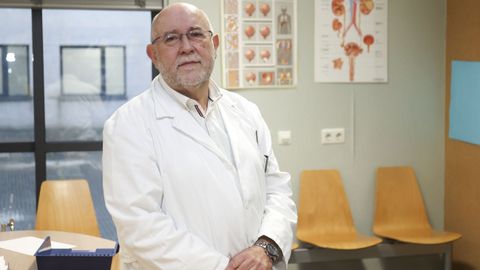 Garca Freire, en una de las dependencias del servicio de Urologa del Hospital Clnico