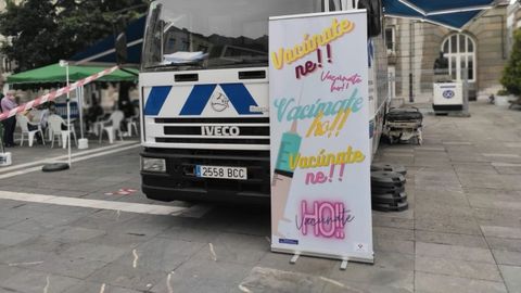 Vacumóvil en Oviedo, unidad móvil para vacunar contra el Covid-19